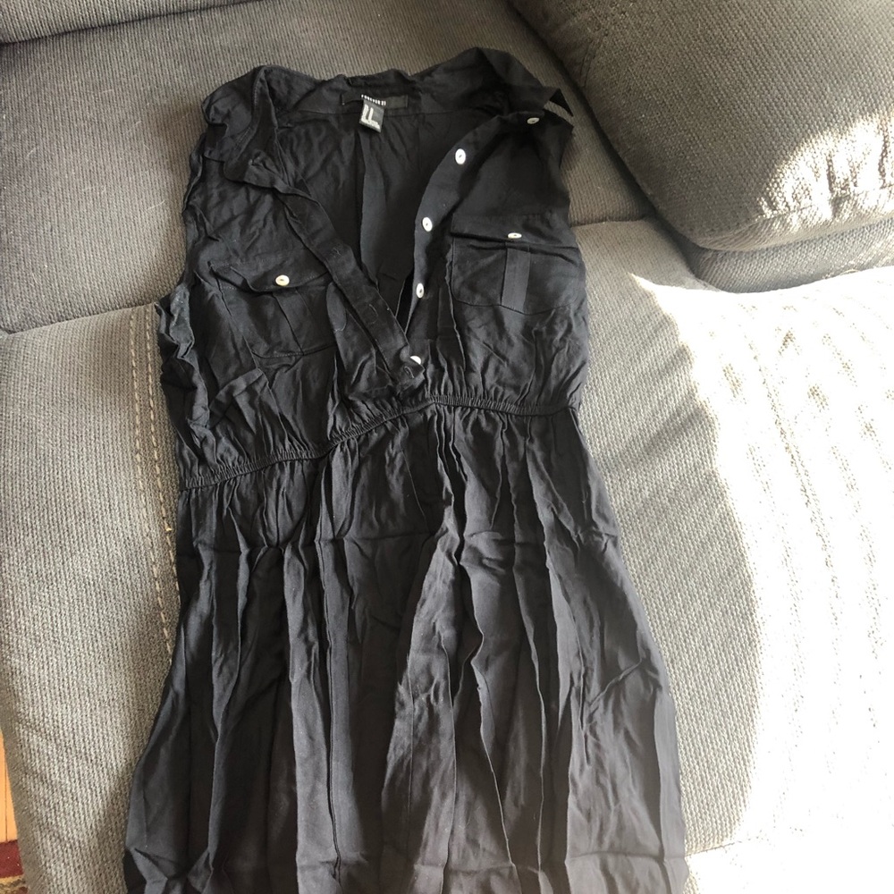Sleeveless black dress